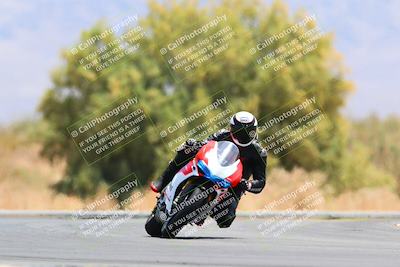 media/May-15-2022-SoCal Trackdays (Sun) [[33a09aef31]]/Turn 7 (1145am)/